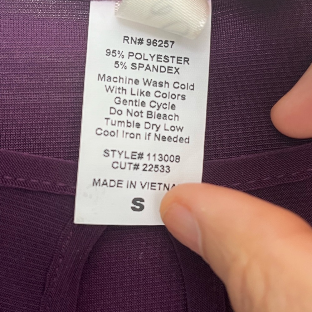 3/$25 Like-New Perseption Blouse - Picture 5 of 5